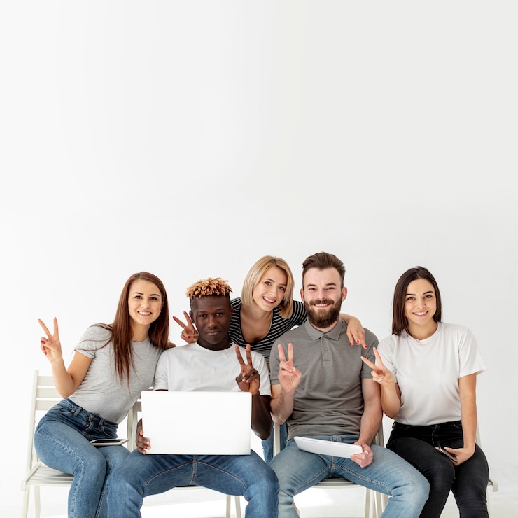 copia-espacio-smiley-friends-mock-up_23-2148342071[1]